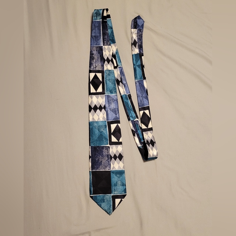 Geometric Blue and Black Men's Tie
